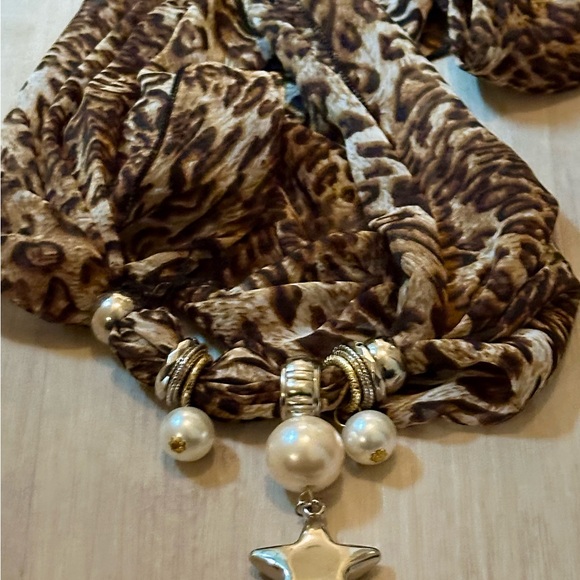 Stylish Leopard Print Fashion Scarf with Statement Beads & Chunky Pearl Accents - Picture 6 of 14